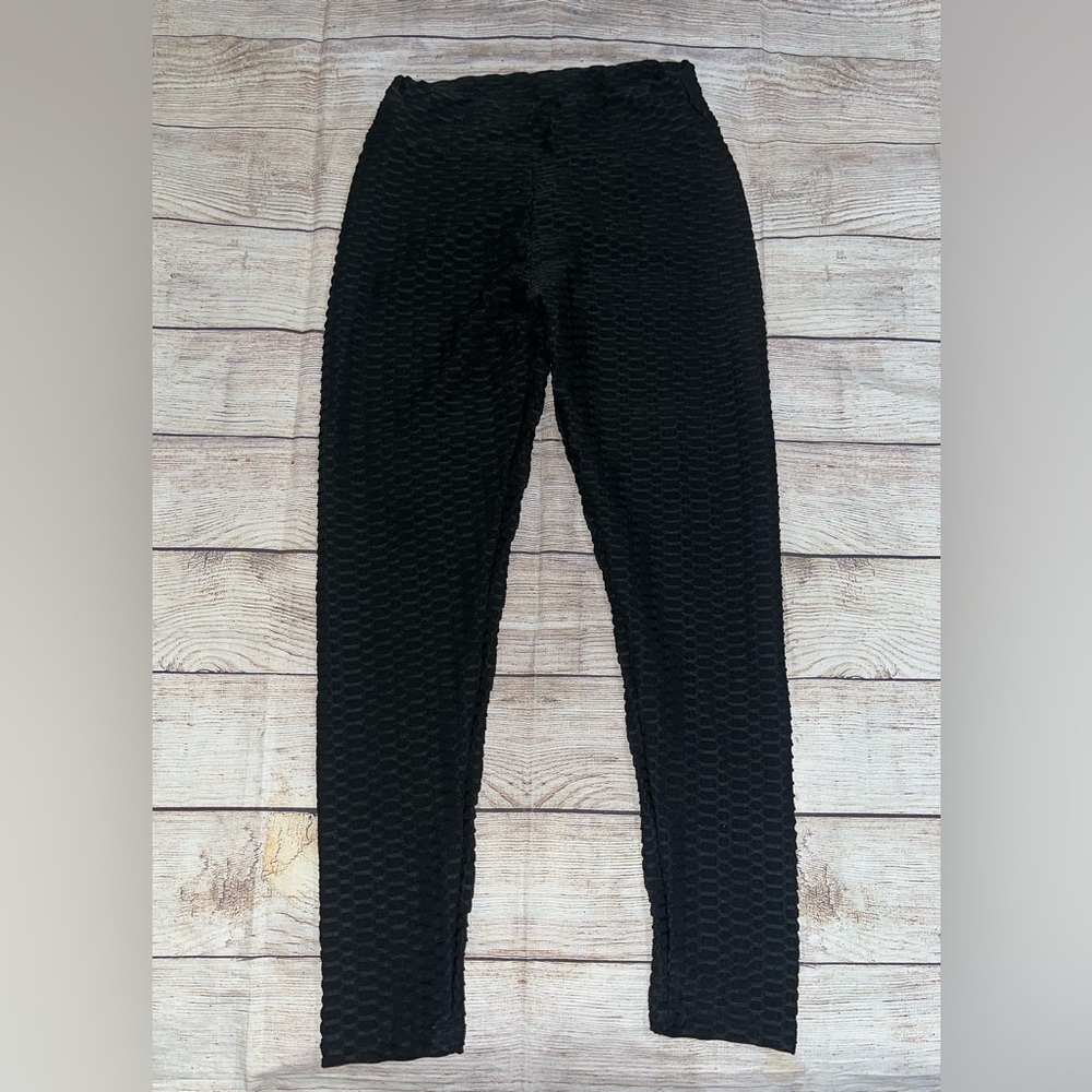 🤎3/$10 Black Scrunched Design Leggings Size Large